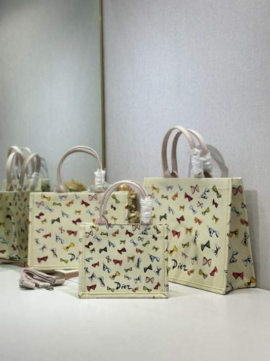 Picture of Dior Handbags _SKUfw240695978fw